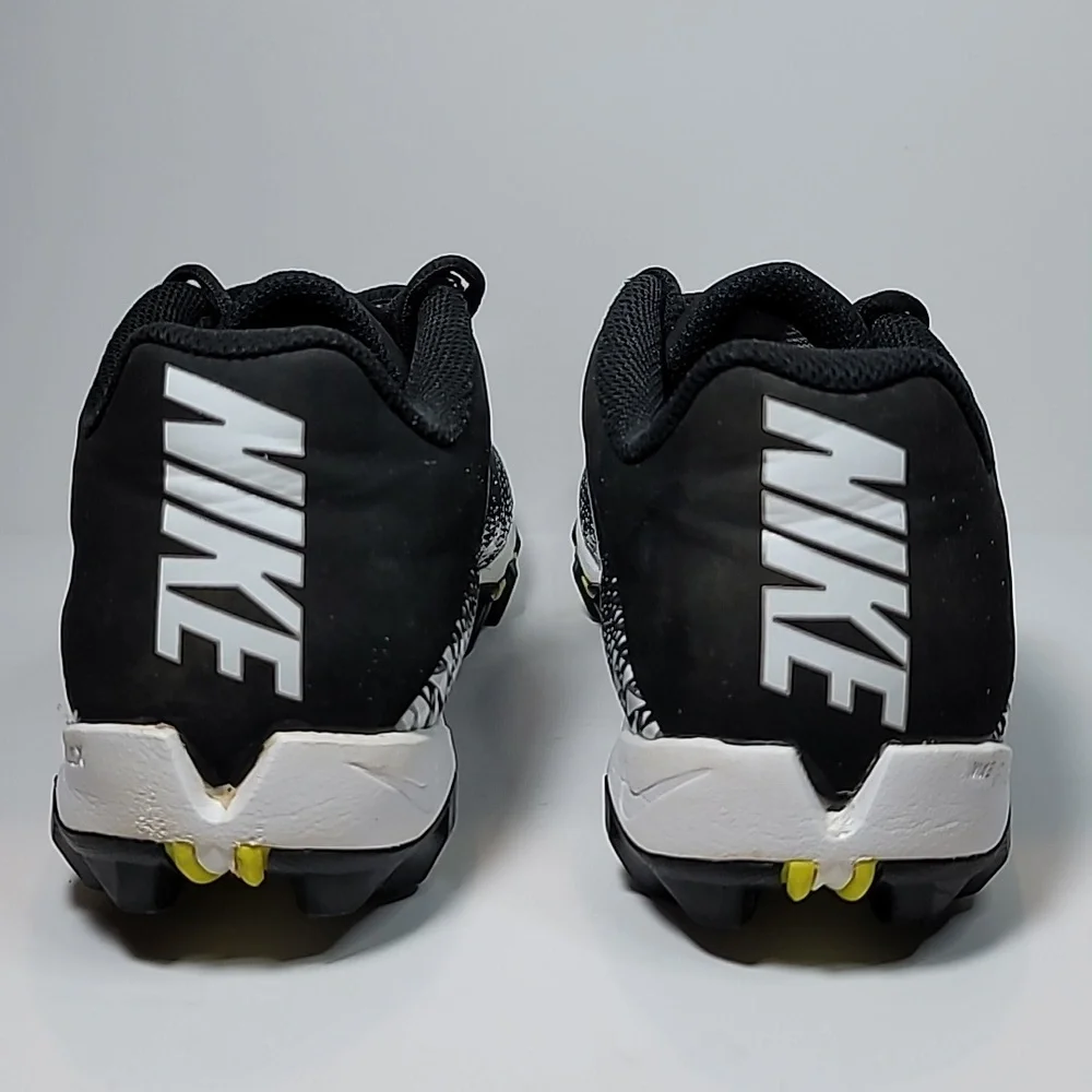 Nike Vapor Shark2 Fastflex mens 7 low top football cleats athletic black white